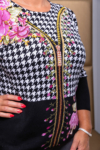 Kép 2/7 - Fekete - zippzár mintás rózsaszín cashmere pulover