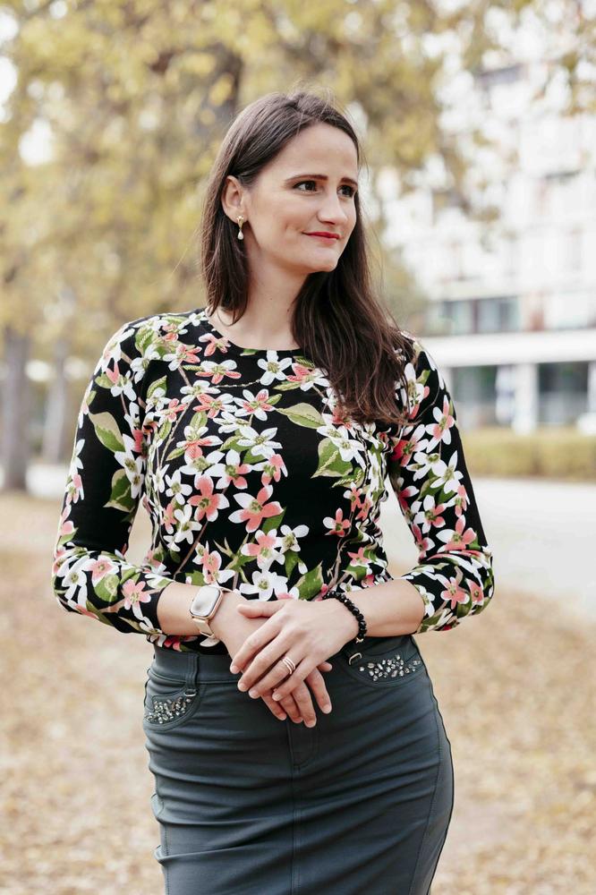 Zöld piros fehér virágos cashmere pulóver